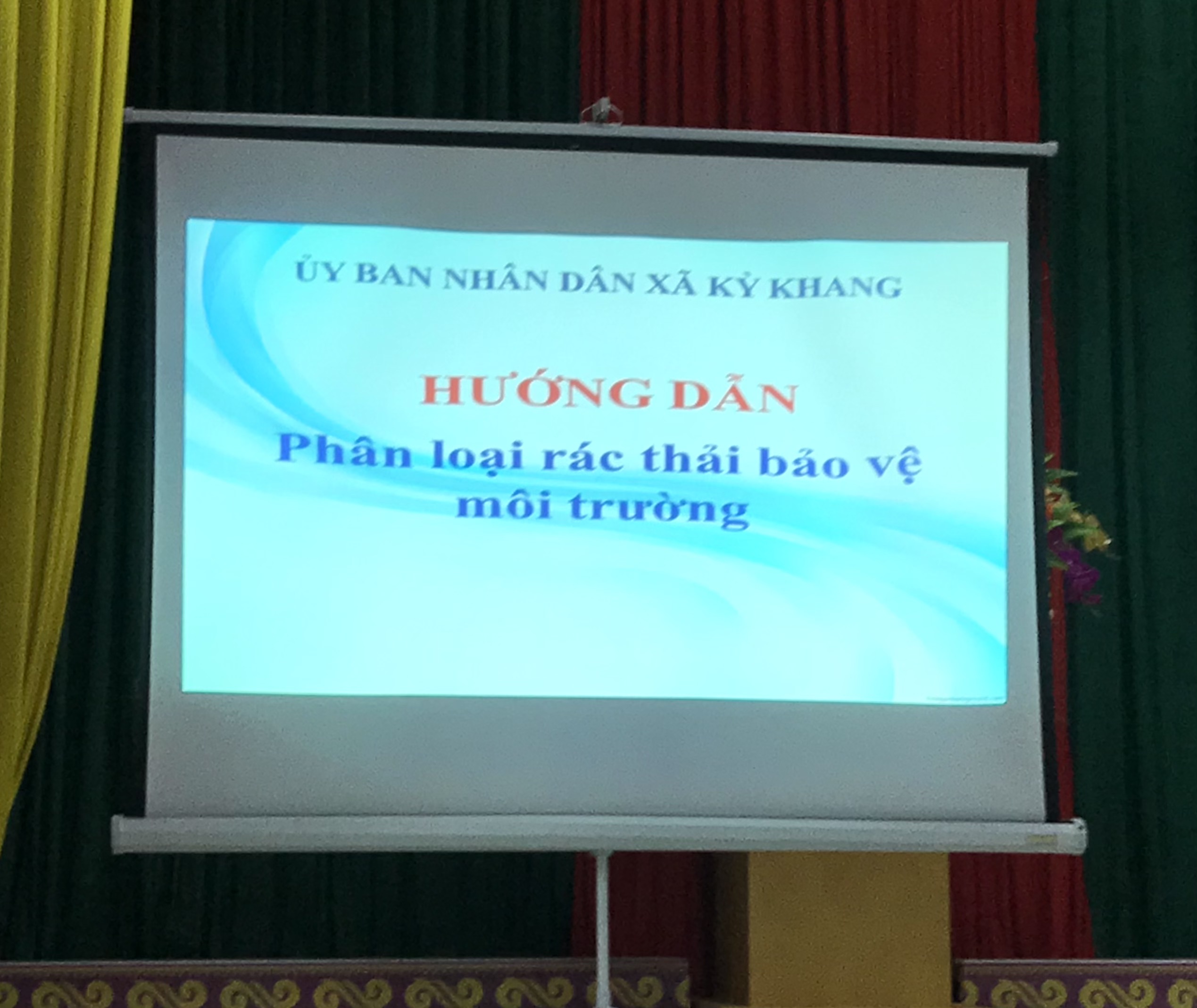 UBND xã Kỳ Khang tổ chức hội nghị triển khai kế hoạch tuyên truyền thu gom, phân loại và xử lý rác thải theo cách làm mới trên địa bà xã Kỳ Khang